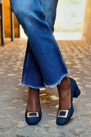 DECOLLETE WITH BUCKLE AND WIDE HEEL