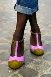 CLOSED SANDAL WITH T-BAR