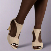 HEEL SANDAL WITH CURVED CUT