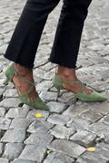 COURT SLINGBACK SHOE WITH THIN STRAP
