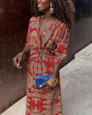 Dineke - Elegant dress with long sleeves and floral print