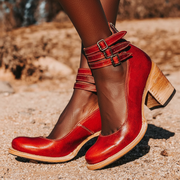 SHORT HEEL SHOES WITH STRAPS