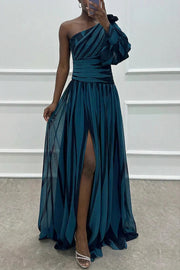 Shiloh - Elegant Striped Maxi Dress with One Shoulder