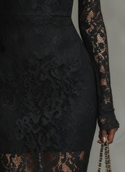Elegant black stretchy lace fishtail maxi dress