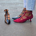 DECOLLETE WITH STRAPS AND LOW HEEL