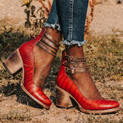 SHORT HEEL SHOES WITH STRAPS