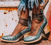 SHORT HEEL SHOES WITH STRAPS