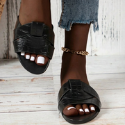 Livia | Luxe Slides